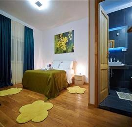 4 bedroom hilltop villa with pool near Jesenice, sleeps 8